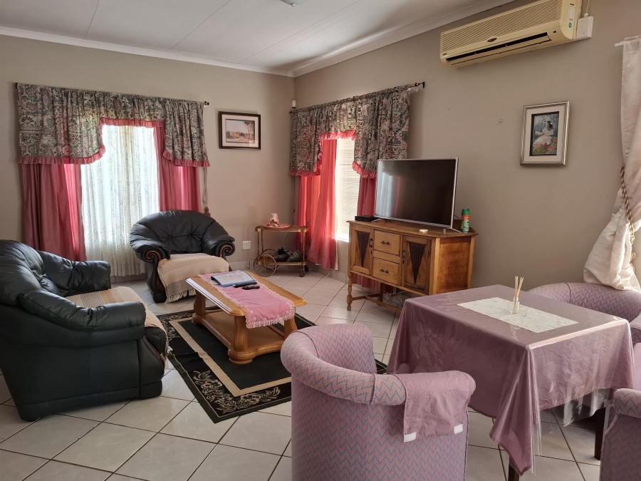 7 Bedroom Property for Sale in Middelpos Northern Cape